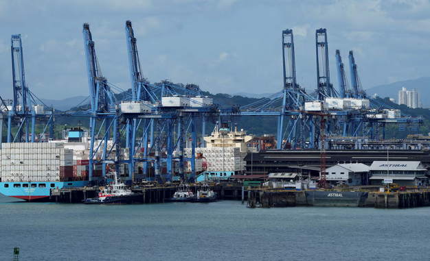 李嘉诚暂缓出售港口 长和或进一步撤资