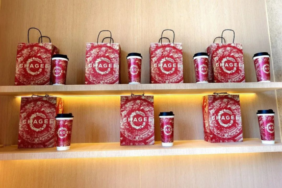 28 岁白手起家 她用叉子撬动美国市场 打破关税围剿