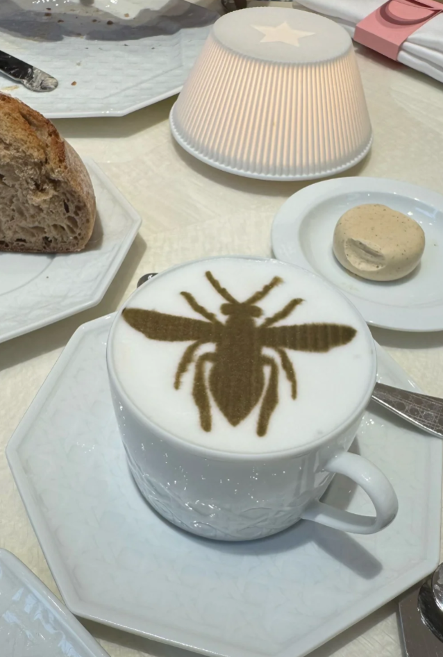 服装品牌咖啡店:拉夫劳伦 38 元拿铁 Zara 果味特调 服装品牌咖啡店:拉夫劳伦 38 元拿铁 Zara 果味特调