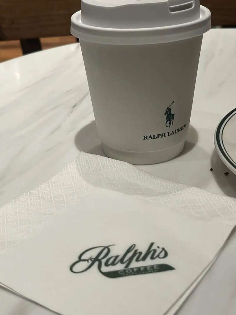 服装品牌咖啡店:拉夫劳伦 38 元拿铁 Zara 果味特调 服装品牌咖啡店:拉夫劳伦 38 元拿铁 Zara 果味特调