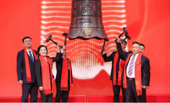 28 岁白手起家 她用叉子撬动美国市场 打破关税围剿