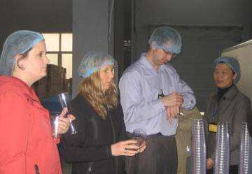 28 岁白手起家 她用叉子撬动美国市场 打破关税围剿