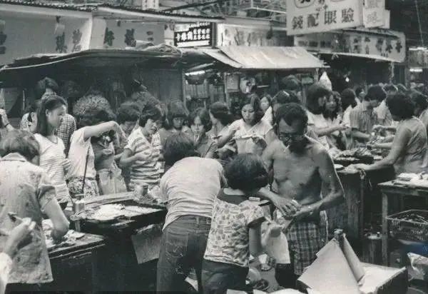 年入百万！香港街头这群人 竟是隐形富豪！