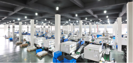 28 岁白手起家 她用叉子撬动美国市场 打破关税围剿