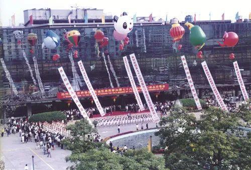 28 岁白手起家 她用叉子撬动美国市场 打破关税围剿