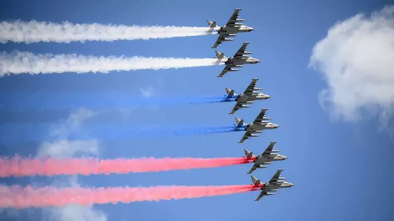 凤凰周刊：5 月 9 日，胜利日红场阅兵