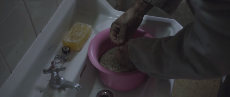 富裕国家的穷总统去世：住板房 开破车