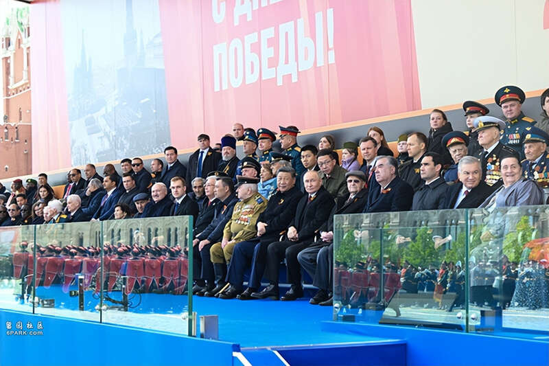 凤凰周刊：5 月 9 日，胜利日红场阅兵
