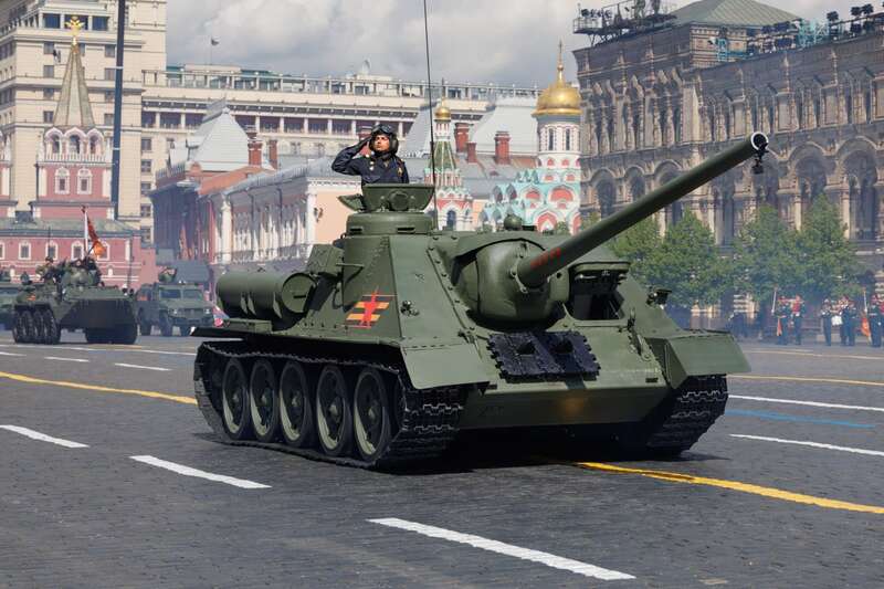 凤凰周刊：5 月 9 日，胜利日红场阅兵