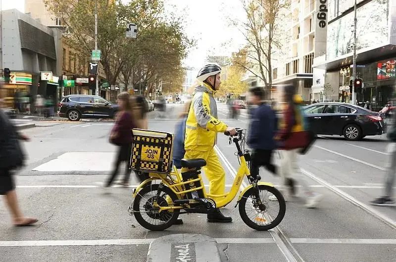 安徽小伙全球送外卖 每天投喂 10 万海外华人