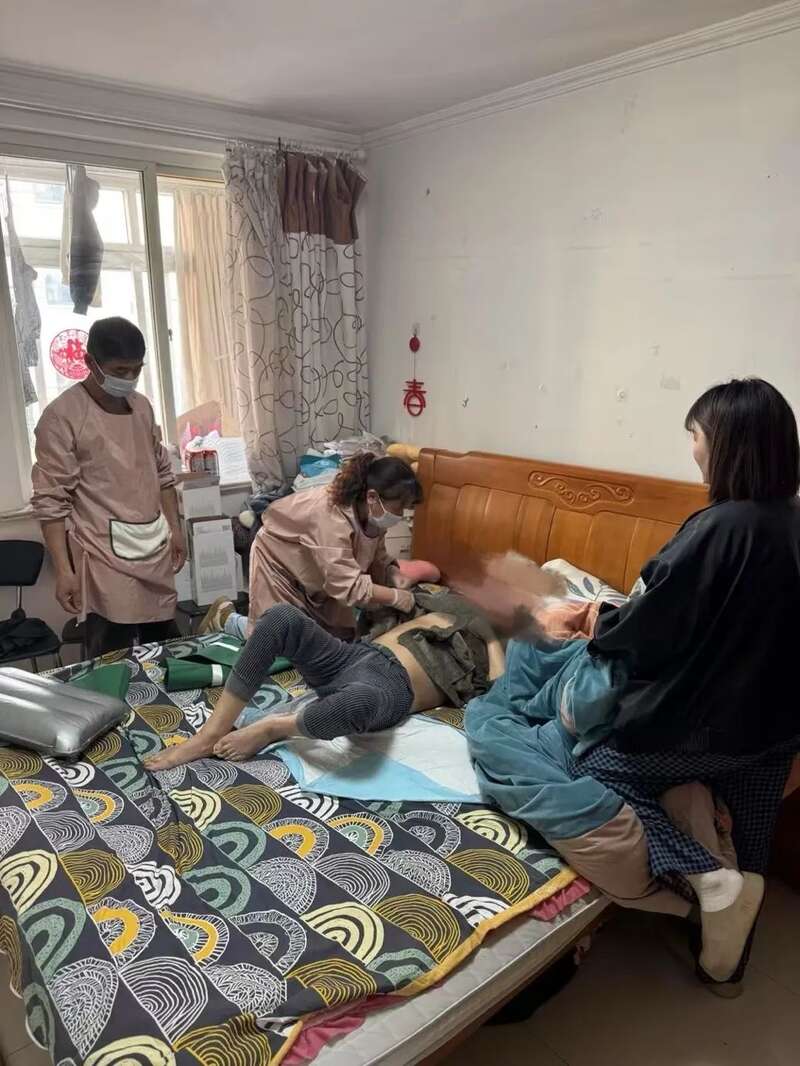 职业助浴师：上门洗澡 月入五万