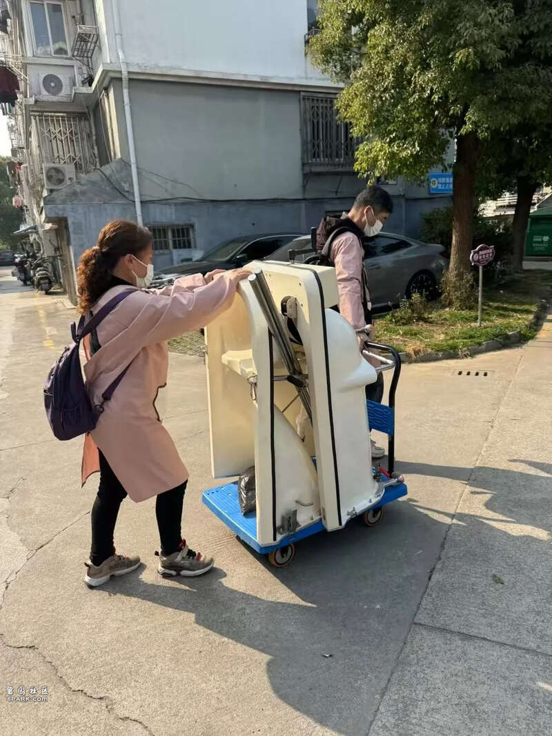 职业助浴师：上门洗澡 月入五万