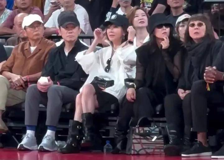 马云、成龙、贝克汉姆世纪同框 马云、成龙、贝克汉姆世纪同框