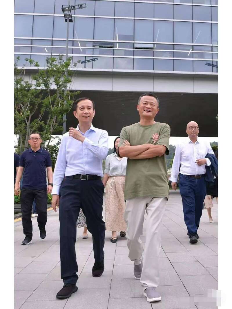 马云、成龙、贝克汉姆世纪同框 马云、成龙、贝克汉姆世纪同框